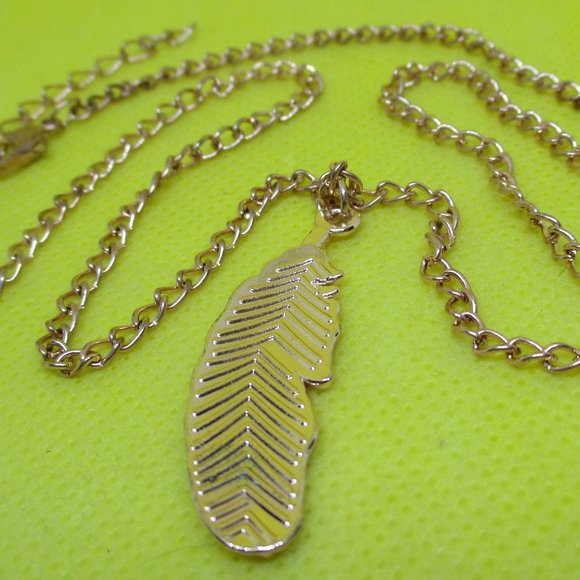Feather Necklace Rose Gold Tone Metal Feather Pendant Necklace W Extension Chain - Picture 7 of 9